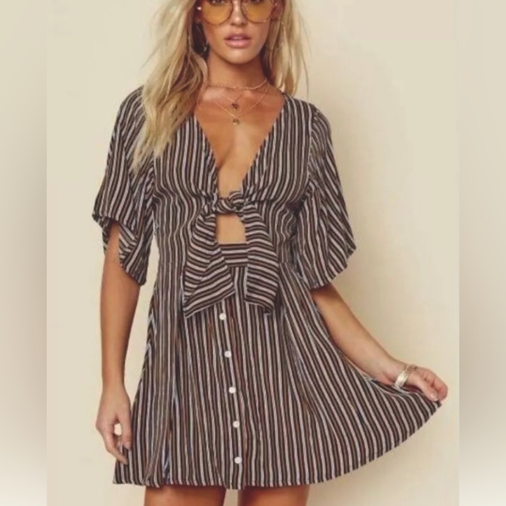 Faithful The Brand US 4/Size Small Tie Front Light Weight Mini Dress